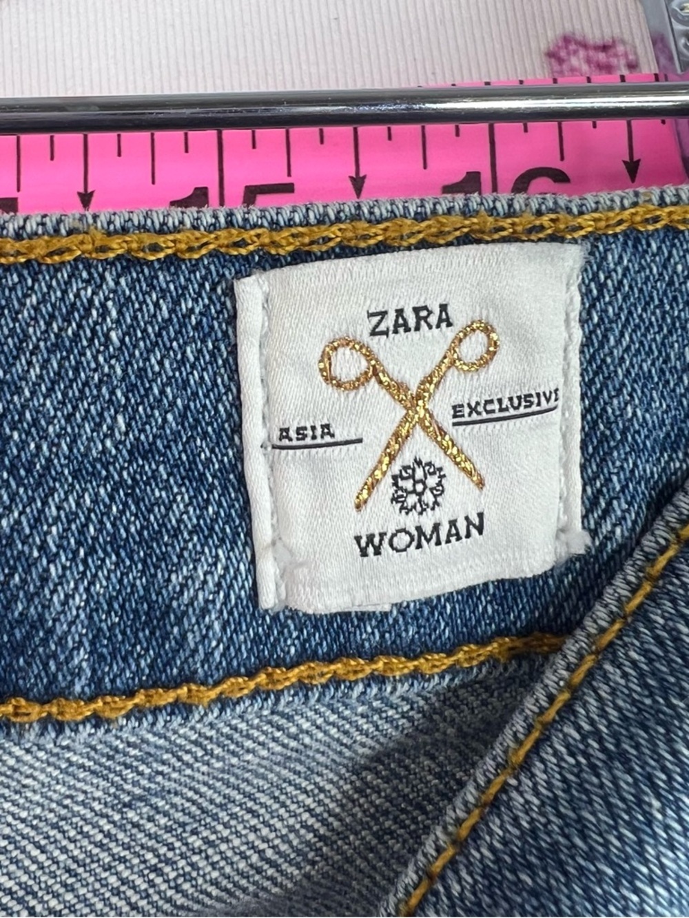 Zara jeans pants light blue wash Distressed Medium Blue Straight Leg Jeans - Picture 9 of 10